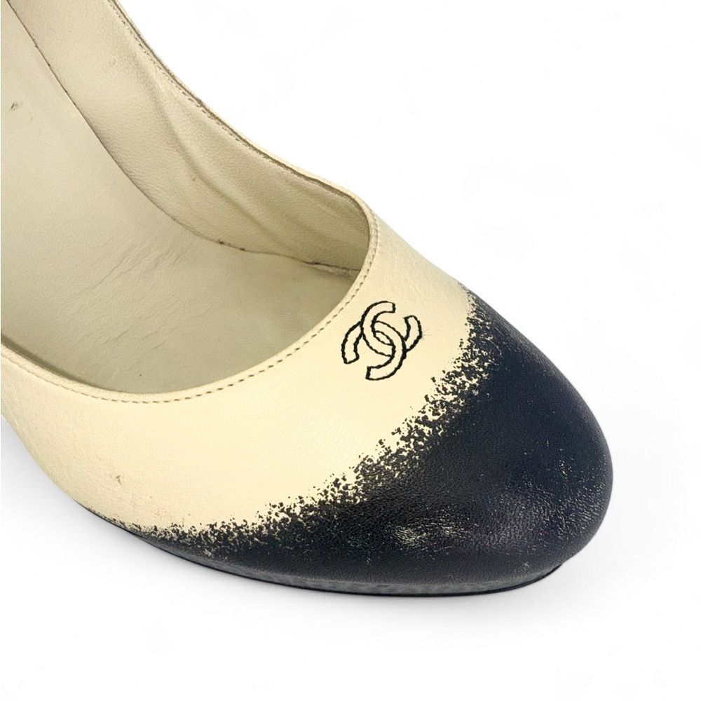 Authentic CHANEL Black & Beige Two Tone Ombre CC Logo Block Heel Pumps S… - Picture 5 of 11
